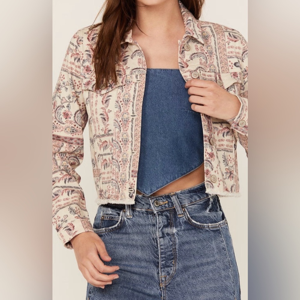 SHYANNE WOMEN'S AMERICANA
PRINT DENIM JACKET - Picture 4 of 7